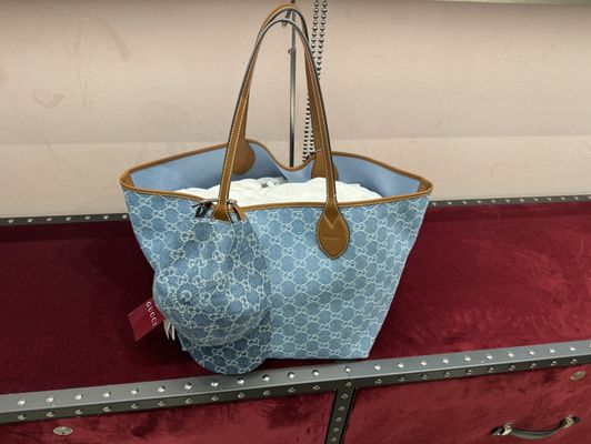 Saks Fifth Avenue by null