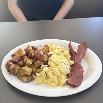Eggs Up Grill - Breakfast & Brunch Near Me - Conroe, Texas