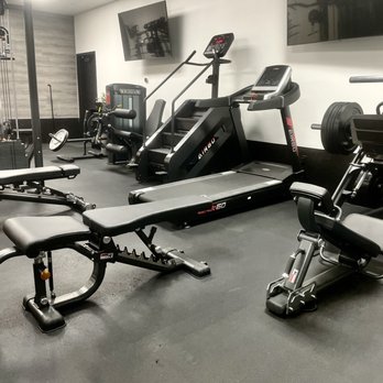 Iconiq Training Facility - Trainers Near Me - Fontana, California Iconiq Training Facility - Trainers Near Me - Fontana, California