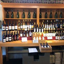 Tomasello's Winery - Wine display