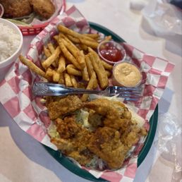 Fried Soft Shell Crabs Dinner Basket