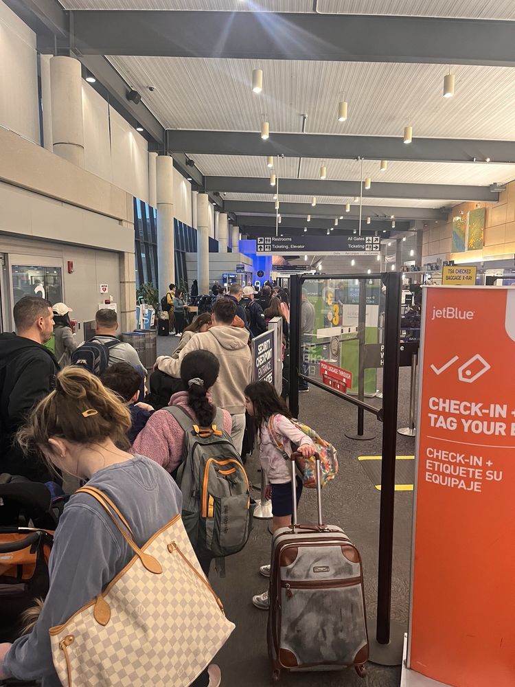 Breeze Airways gift card