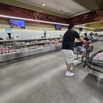 Cermak Fresh Market - Deli - Grocery Near Me - Milwaukee, Wisconsin