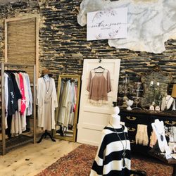 White Tulip Market - Ladies Boutique