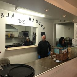 La Caja de Madera - The chef extraordinaire Gabriel Arias will take care of you and personally give you the best recommendations for day