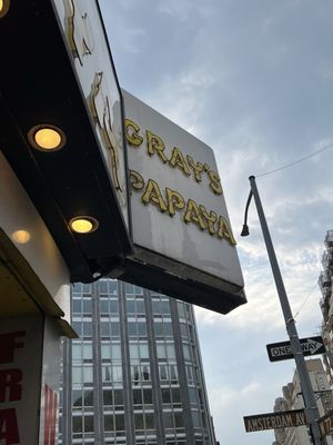 Gray's Papaya by null