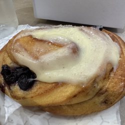 Fickle Fig Farm to Flight - Cinnamon Bun ($4.95): tasty without being overwhelmed with icing!
