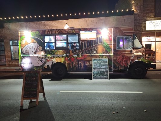 Omnivorium Food Truck by null