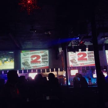 Iguanas Bar - Dance Clubs Near Me - Pico Rivera, California
