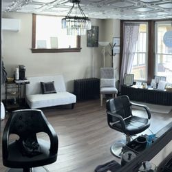Crown & Comb Hair salon