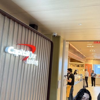Capital One Landing at DCA - Entrance - Airport Lounges Near Me - Arlington, Virginia