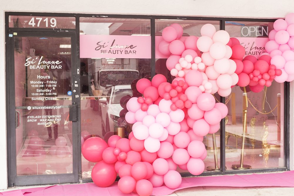 Si'Luxxe Beauty Bar Logo