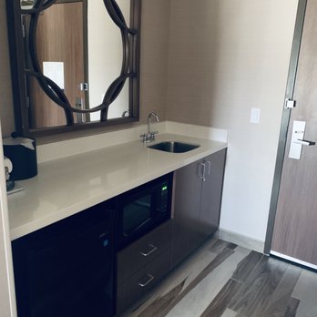 Hampton Inn & Suites Murrieta Temecula - Upgraded bath - Hotels Near Me - Murrieta, California
