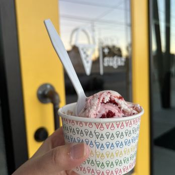 milk + sugar - a hand holding a cup of ice cream - Ice Cream & Frozen Yogurt Near Me - Houston, Texas milk + sugar - a hand holding a cup of ice cream - Ice Cream & Frozen Yogurt Near Me - Houston, Texas