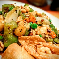 Good China Restaurant - Kung Pao chicken lunch special