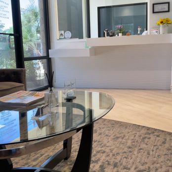 Palm Springs Endodontics - Front Desk Area - Endodontists Near Me - Palm Springs, California Palm Springs Endodontics - Front Desk Area - Endodontists Near Me - Palm Springs, California