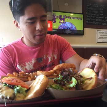 418 Burgers - BBQ burger, mushroom burger, garlic Parmesan fries, and onion rings - American Near Me - Highland Park, New Jersey 418 Burgers - BBQ burger, mushroom burger, garlic Parmesan fries, and onion rings - American Near Me - Highland Park, New Jersey
