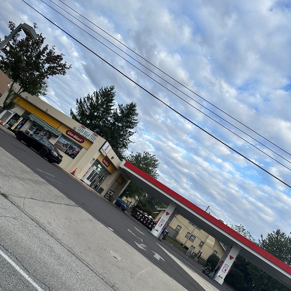 Zara Halal food - Exxon gas station minimart - Halal Near Me - Lansdale, Pennsylvania