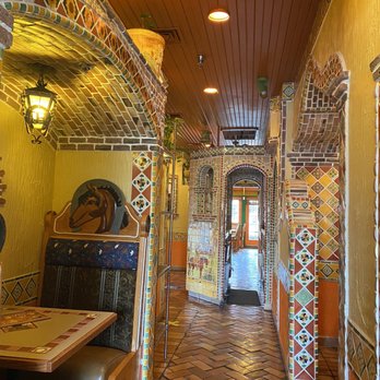 La Hacienda Real - Inside - Mexican Near Me - Beaverton, Oregon