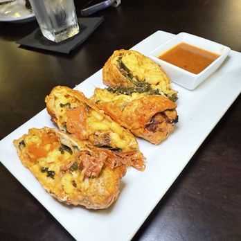 Mangos Southern Kitchen and Bar - Soul Rolls (greens, mac, and yams) - Breakfast & Brunch Near Me - Tampa, Florida