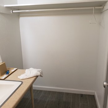 Royal Inn - Spacious room - Hotels Near Me - Port Lavaca, Texas