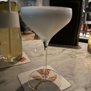 Enchanted Rose - Lavender Fog - Lounges Near Me - Lake Buena Vista, Florida