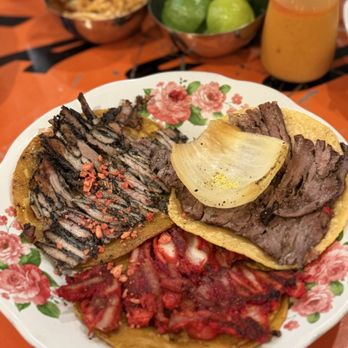 Tacos de Asada del Valle - Trompo orden mix - Food Trucks Near Me - México, D.F., DIF Tacos de Asada del Valle - Trompo orden mix - Food Trucks Near Me - México, D.F., DIF