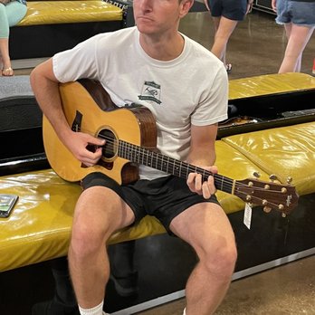 Carter Vintage Guitars - Guitar Stores Near Me - Nashville, Tennessee