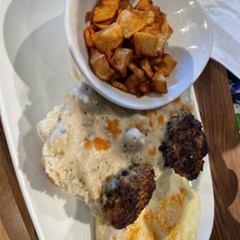 Another Broken Egg Cafe - Biscuits and gravy nope.. - American Near Me - Gilbert, Arizona