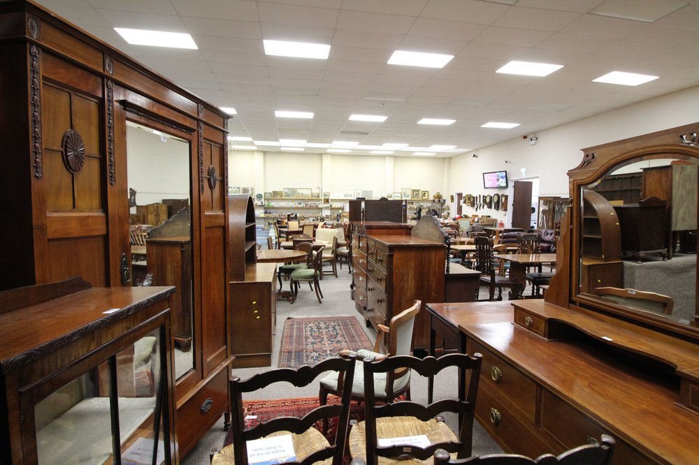 DAVID DUGGLEBY AUCTIONEERS & VALUERS Updated September 2024 The Vine Street Salerooms