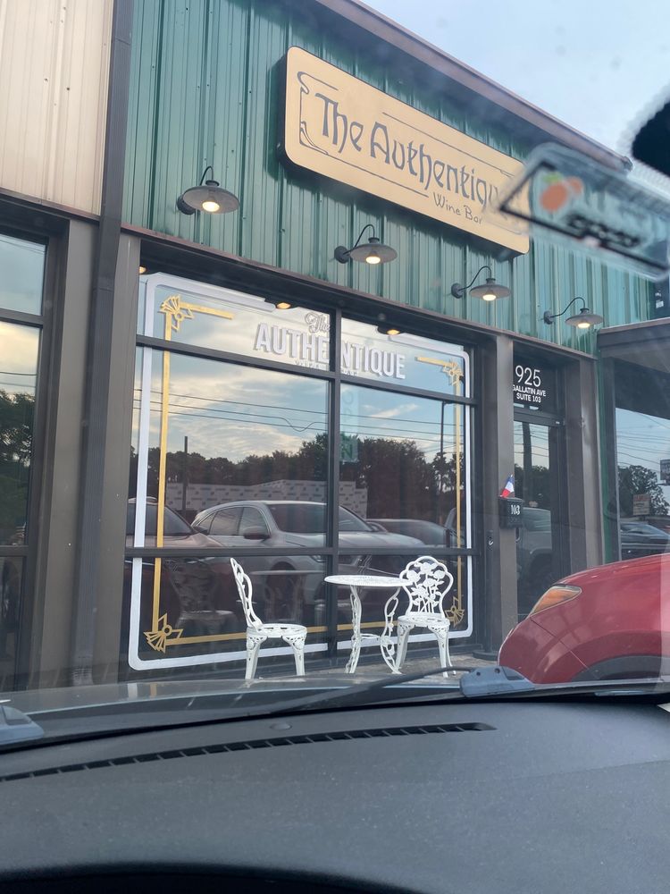 THE ATHENTIC WINE BAR 925 Gallatin Ave, Nashville, Tennessee French