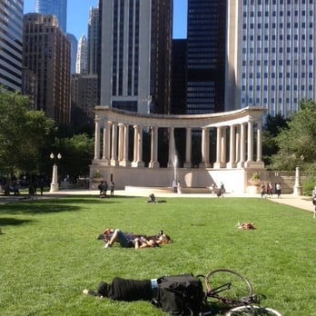 Wrigley Square - Landmarks & Historical Buildings Near Me - Chicago, Illinois