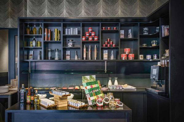 DoubleTree by Hilton Amsterdam - NDSM Wharf by null