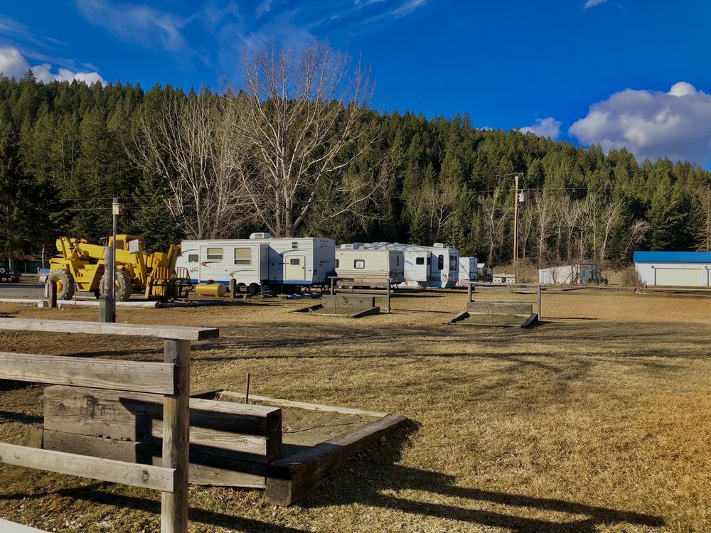 Jerry's Bar & Restaurant at Meadow Creek Golf Course Logo
