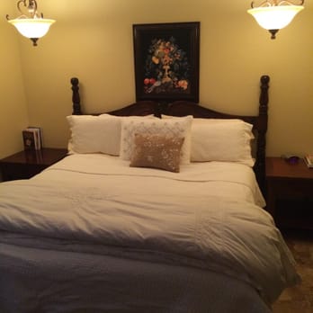 Spanish Villa Inn - Comfy King bed! - Guest Houses Near Me - Saint Helena, California Spanish Villa Inn - Comfy King bed! - Guest Houses Near Me - Saint Helena, California