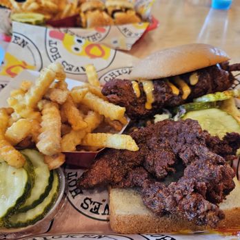 Dave's Hot Chicken - Chicken Shop Near Me - Folsom, California Dave's Hot Chicken - Chicken Shop Near Me - Folsom, California