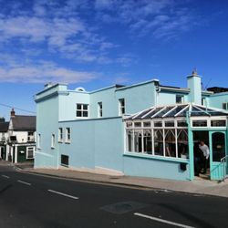 One the Waterfront - The main entrance of One the Waterfront