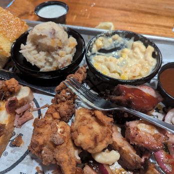 Famous Dave's Bar-B-Que - Chicken, Mac and cheese, mashed potatoes, bbq rib tips, bbq chopped pork, corn bread and sauces - Barbeque Near Me - San Jose, California Famous Dave's Bar-B-Que - Chicken, Mac and cheese, mashed potatoes, bbq rib tips, bbq chopped pork, corn bread and sauces - Barbeque Near Me - San Jose, California