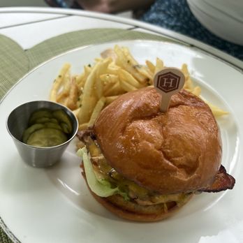 Hive Bakery & Cafe - Bakeries Near Me - West Palm Beach, Florida