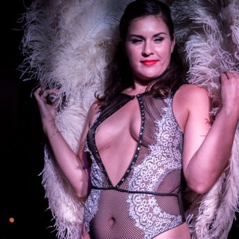 Undressed Burlesque - Kitty La Royall, Producer - Cabaret Near Me - Chicago, Illinois