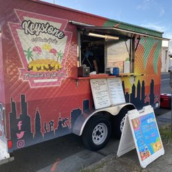Keystone Steak & Ice - Parked early next to the gray manapua truck. Was wondering how long does it take and he had some breakfast sandwich ready.