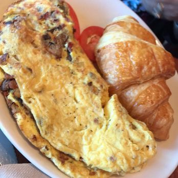 la Madeleine - Cafes Near Me - Pearland, Texas