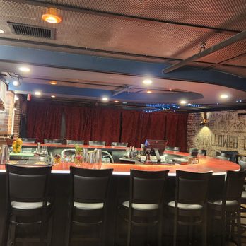 Dire Wolf Tavern - Bar in the middle of the room - Sushi Bars Near Me - Salem, Massachusetts