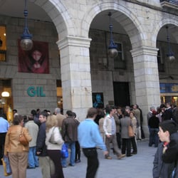 Libreria Gil - Librería Gil Plaza Pombo durante una presentación