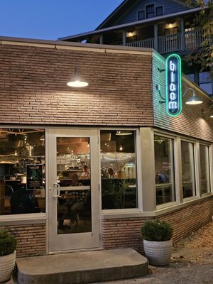 bloom Restaurant & Wine Bar by null