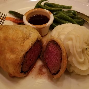Hy's Steak House - Beef Wellington (medium rare) - Steakhouses Near Me - Honolulu, Hawaii