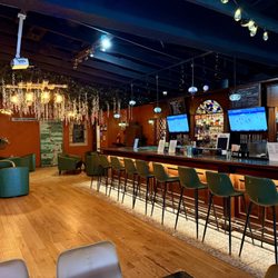 The Lounge of the Abingtons - Plenty of seating