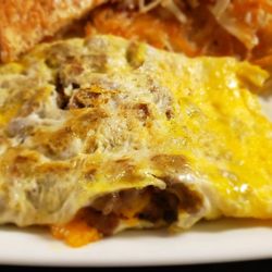 Husie's - Sausage omelette