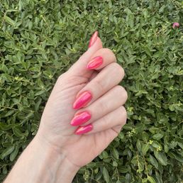 Hot pink Chrome nails by Gloria Hot pink Chrome nails by Gloria