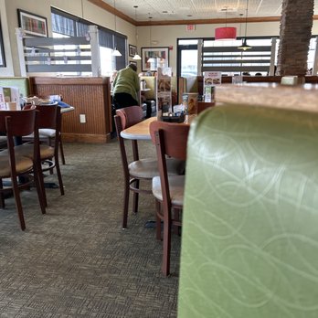 Perkins American Food - Dining room - Bakeries Near Me - Wappingers Falls, New York